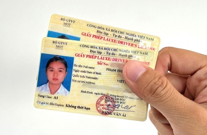 Nghị định 168 - Lỗi trừ 2 điểm GPLX ô tô: Điều khiển xe sử dụng giấy phép lái xe không hợp lệ
